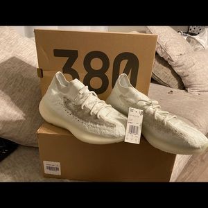 Yezzy Shoes 380